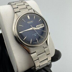Seiko 5 Automatic 17 Jewels  - Vintage Wrist Watch - Made in Japan